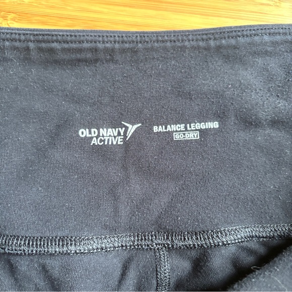Old Navy mid rise bootcut yoga pants - Picture 2 of 6